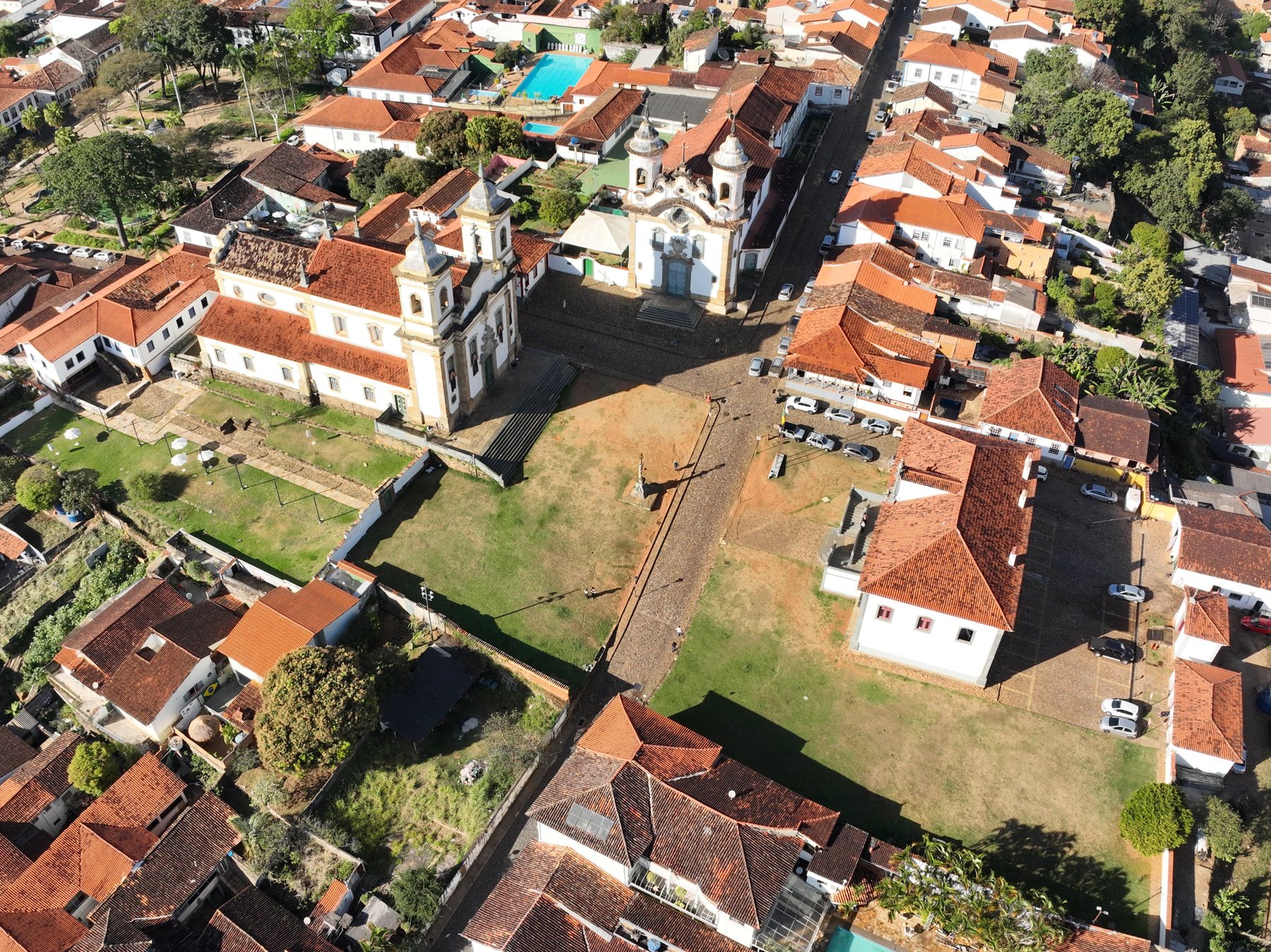 Praça Minas Gerais em Mariana, vista aérea — fotografia de Rafael Lemieszek